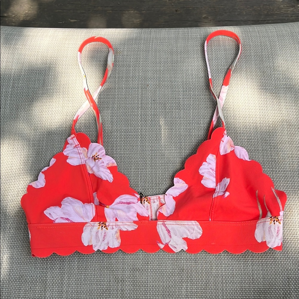 H&M Red Floral Scalloped Bikini Top